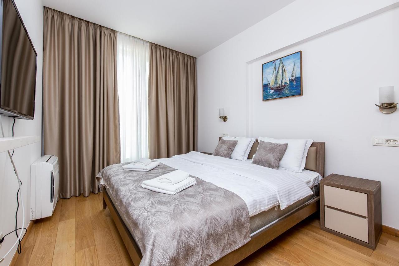 Apartments Lora In Apart-Hotel Budva Exteriör bild